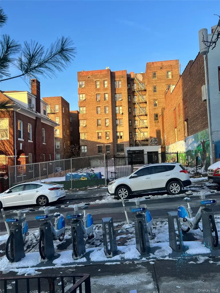 1925 Grand Concourse Bronx NY 10453