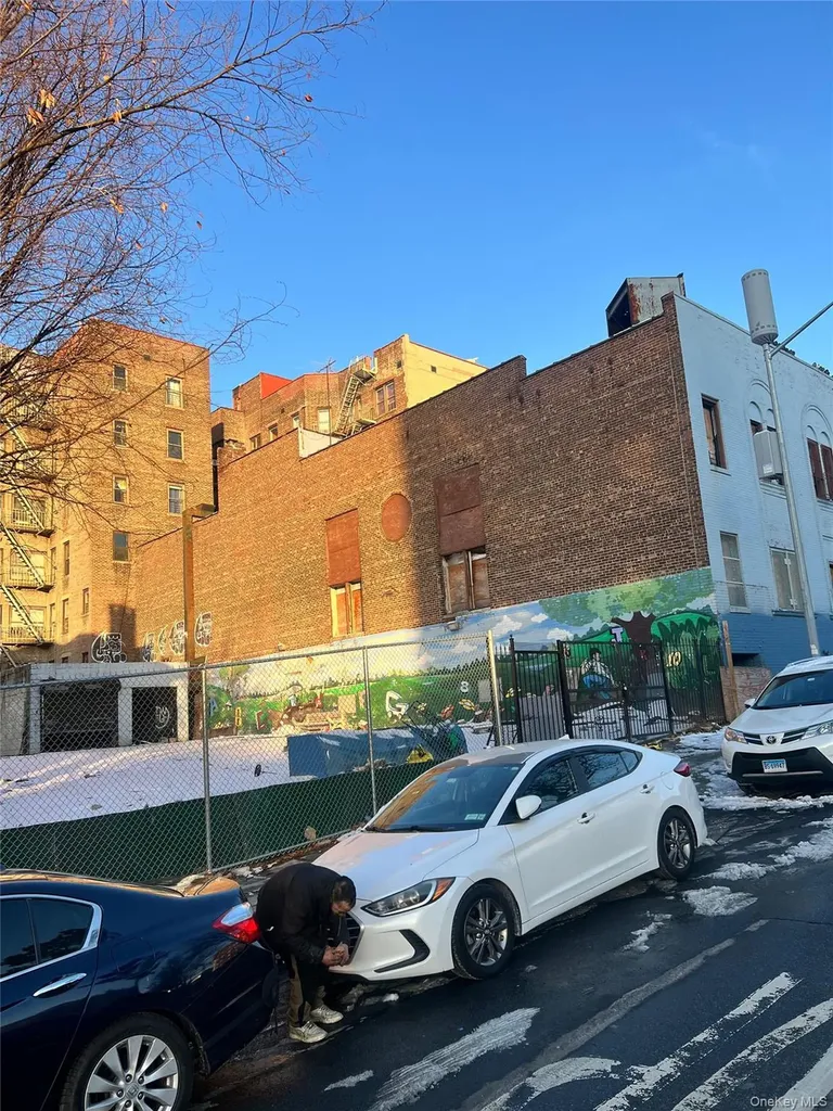 1925 Grand Concourse Bronx NY 10453