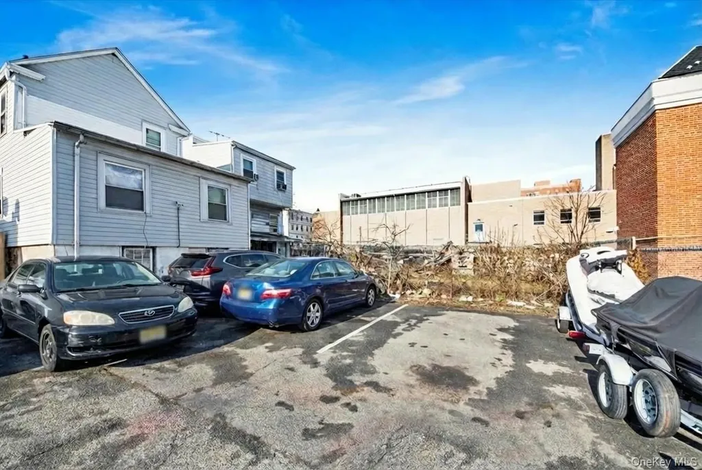 13 N 6th Avenue Mount Vernon NY 10550