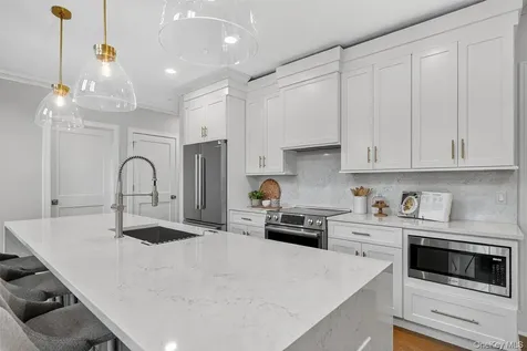1836 Soundview Court Yorktown Heights NY 10598