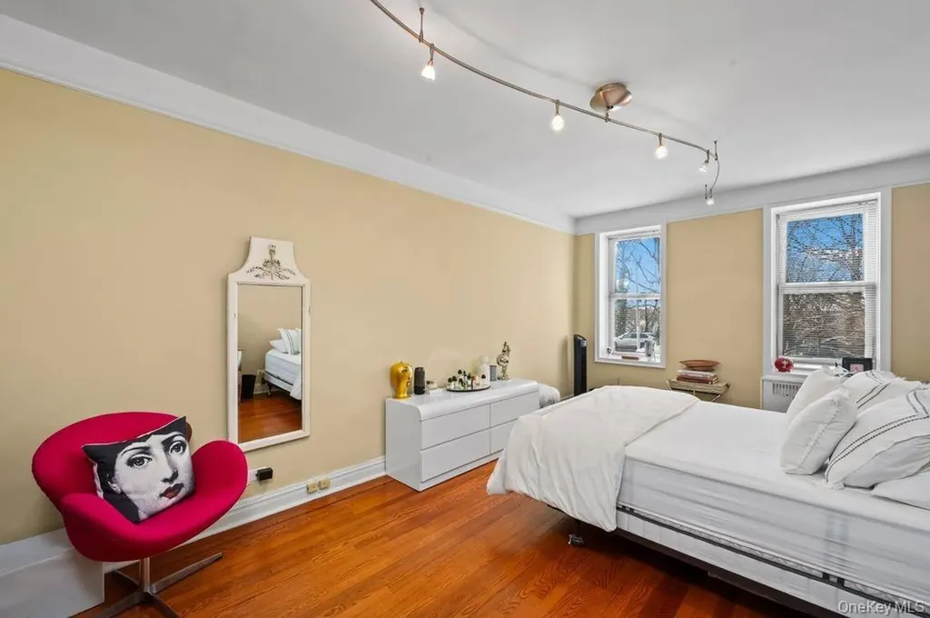 9437 Shore Road Brooklyn NY 11209