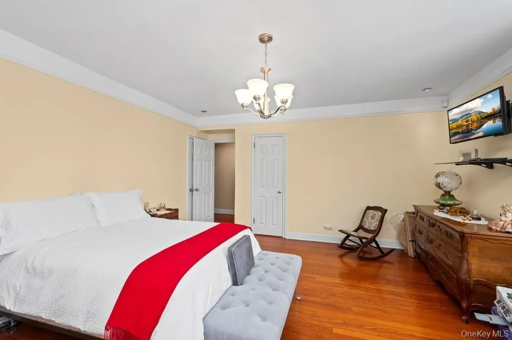 9437 Shore Road Brooklyn NY 11209