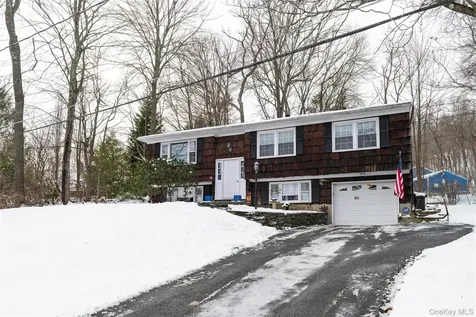 39 Worthington Drive W Carmel NY 10512