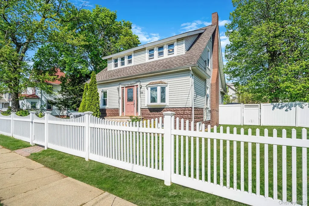 26 Rosedale Avenue Freeport NY 11520