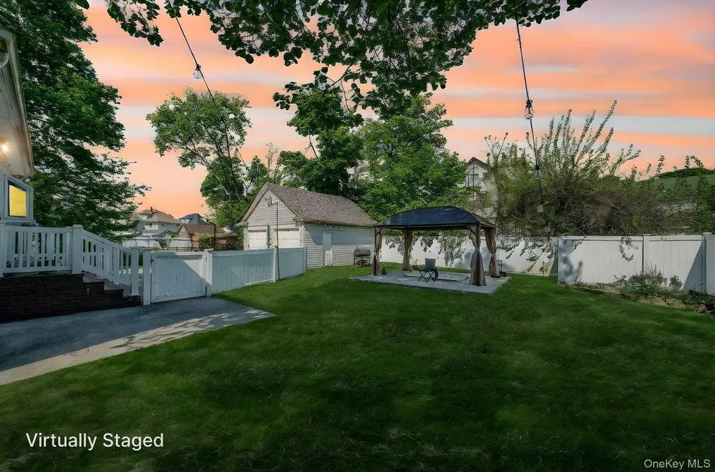 26 Rosedale Avenue Freeport NY 11520