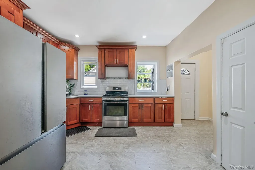 26 Rosedale Avenue Freeport NY 11520