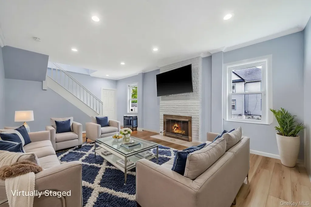 26 Rosedale Avenue Freeport NY 11520