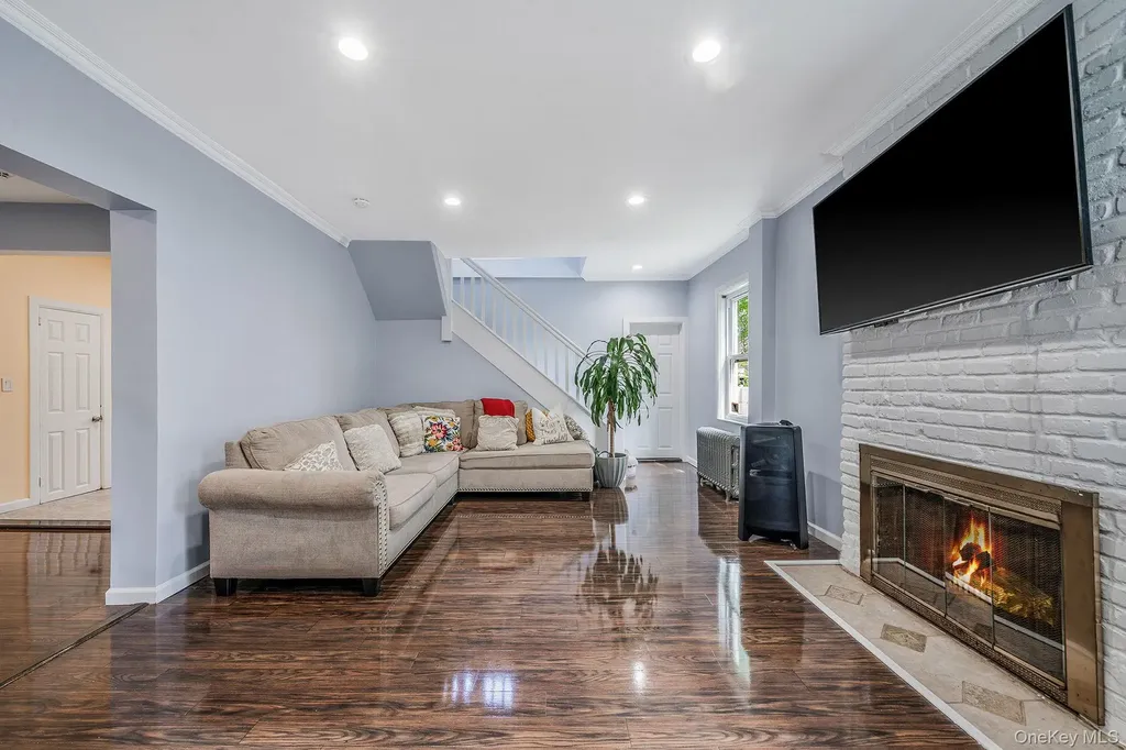 26 Rosedale Avenue Freeport NY 11520