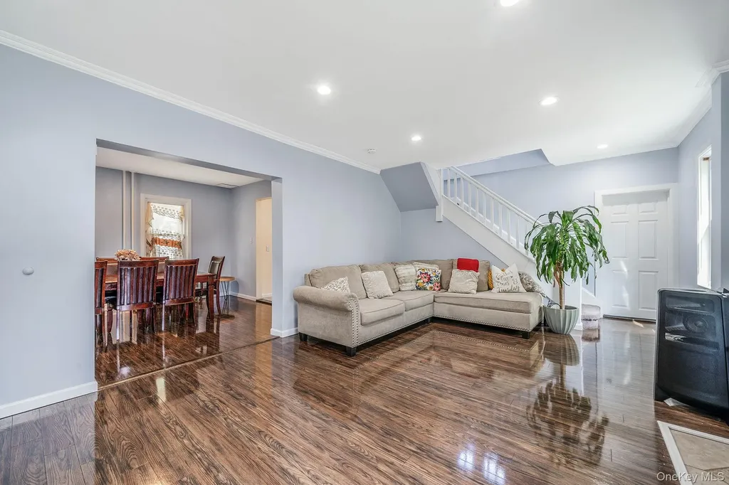 26 Rosedale Avenue Freeport NY 11520