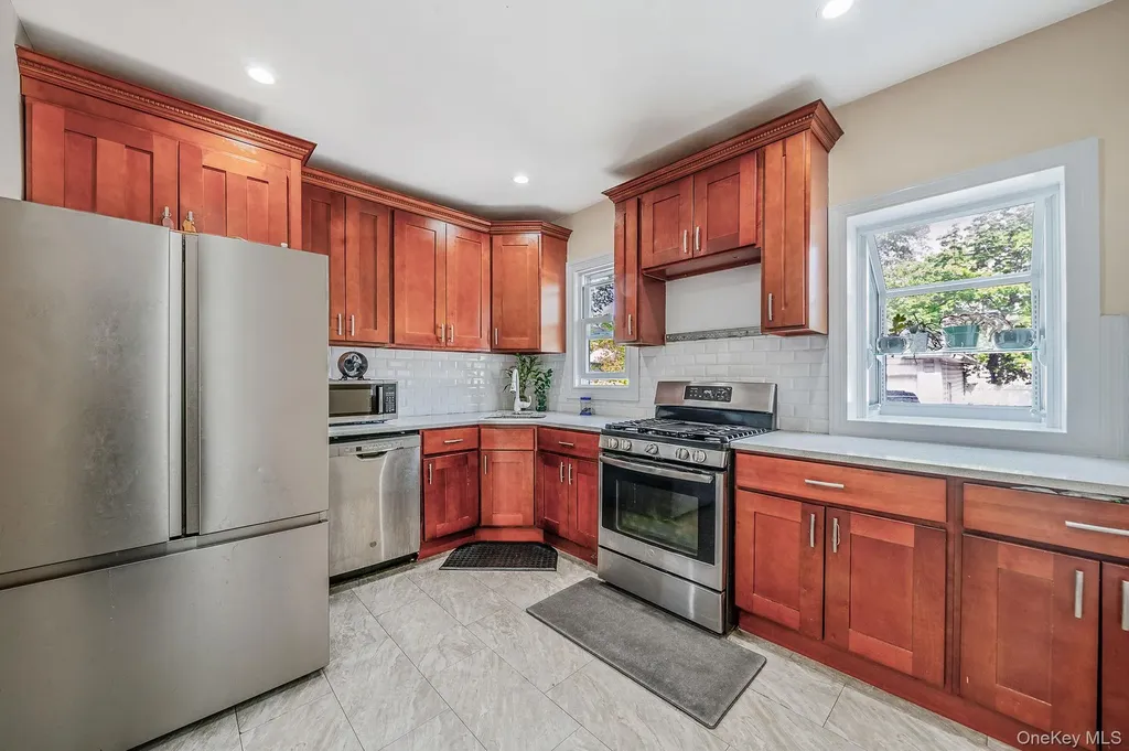 26 Rosedale Avenue Freeport NY 11520