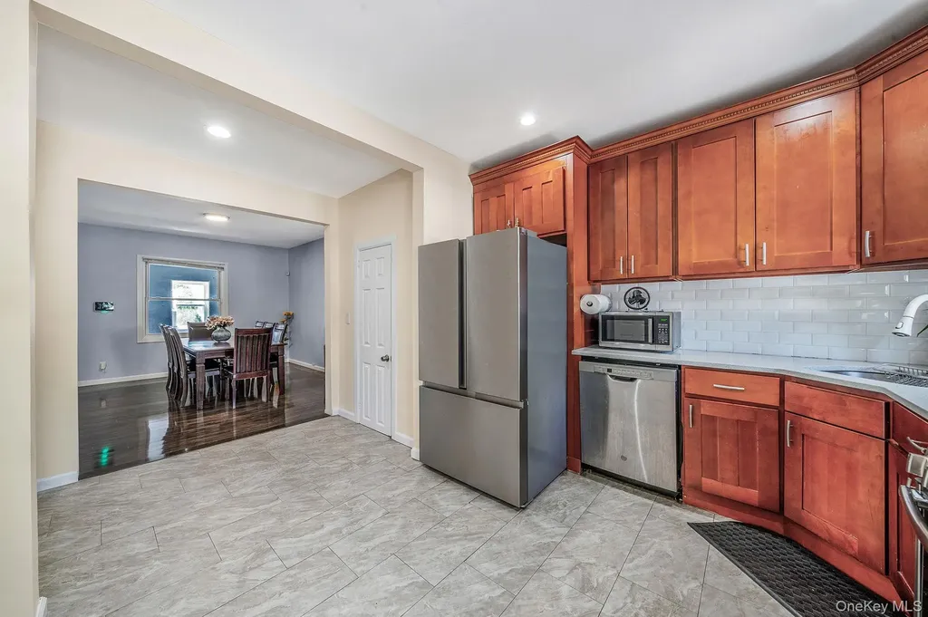 26 Rosedale Avenue Freeport NY 11520