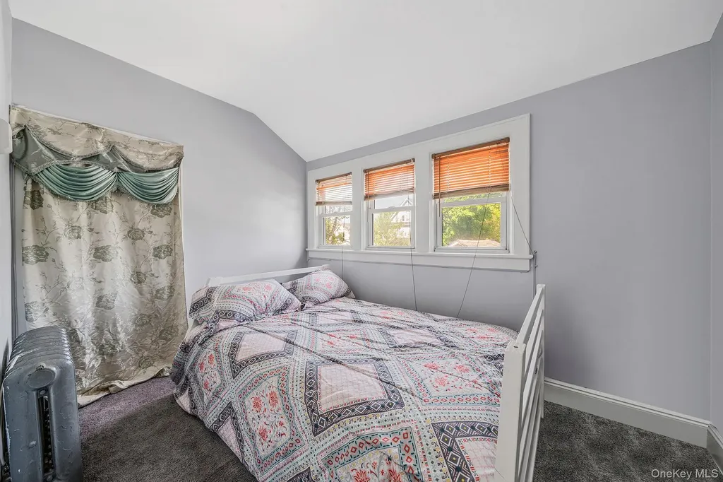 26 Rosedale Avenue Freeport NY 11520
