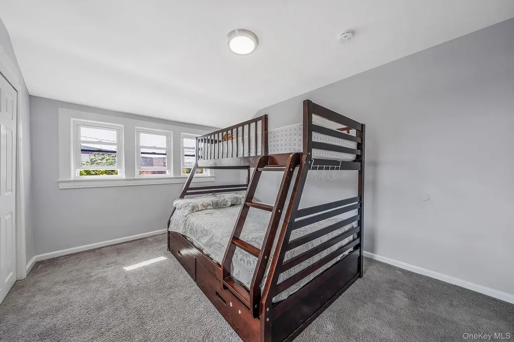 26 Rosedale Avenue Freeport NY 11520