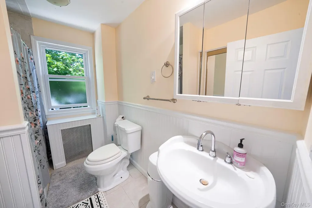 26 Rosedale Avenue Freeport NY 11520