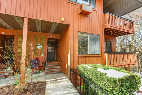 58 Coachlight Square Montrose NY 10548