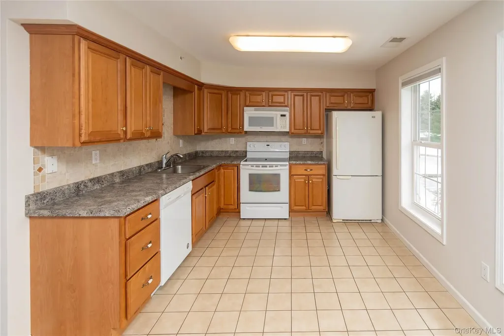 70 Aveonis Court Fishkill NY 12524