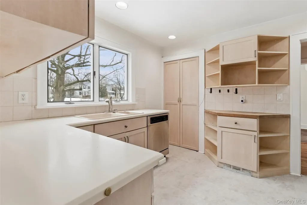23 Garretson Road White Plains NY 10604