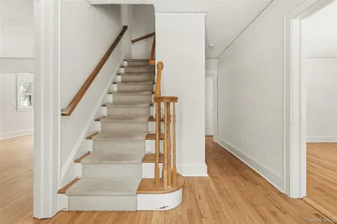 23 Garretson Road White Plains NY 10604