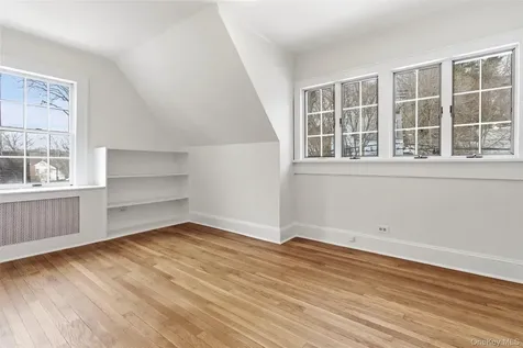 23 Garretson Road White Plains NY 10604