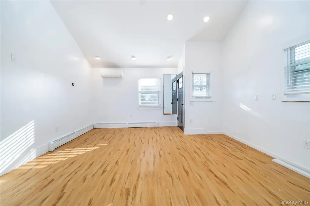 2280 Brookside Avenue Wantagh NY 11793