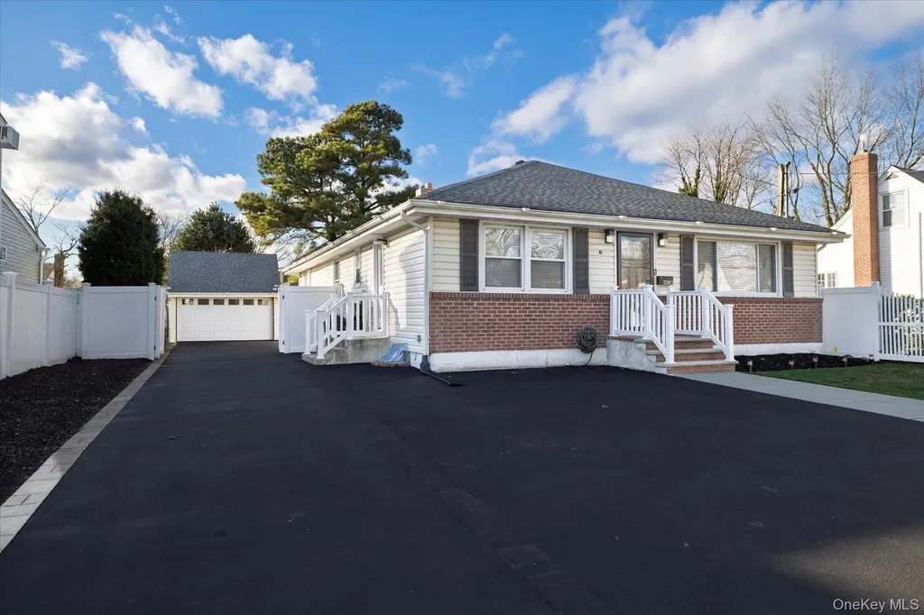 2280 Brookside Avenue Wantagh NY 11793
