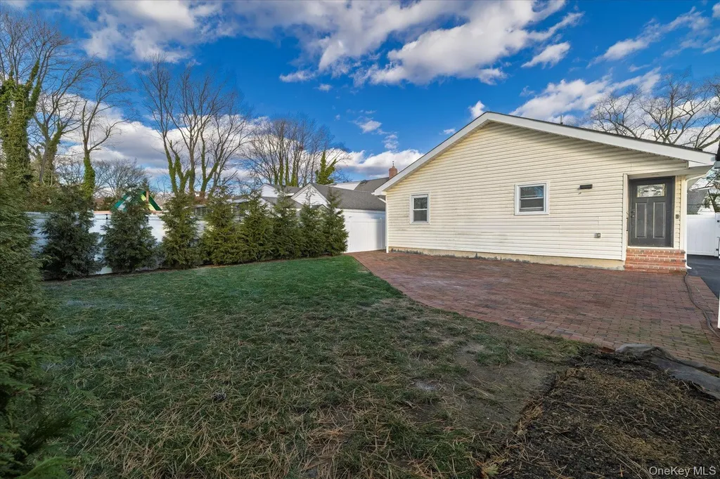 2280 Brookside Avenue Wantagh NY 11793