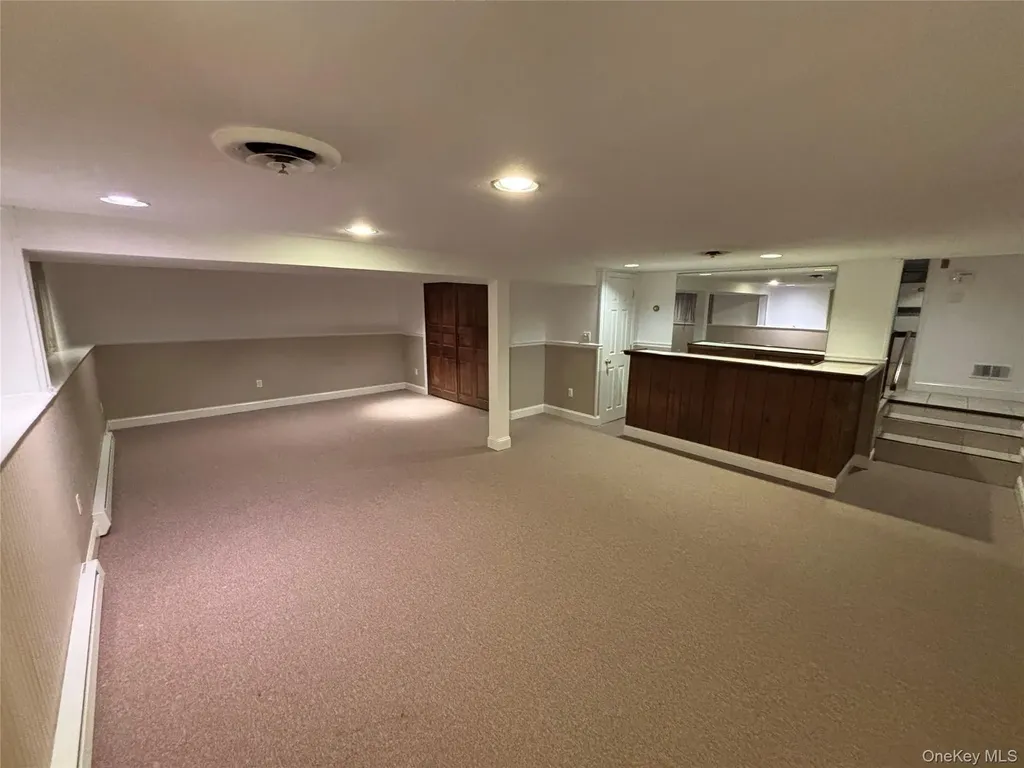 348 Links Drive E Oceanside NY 11572