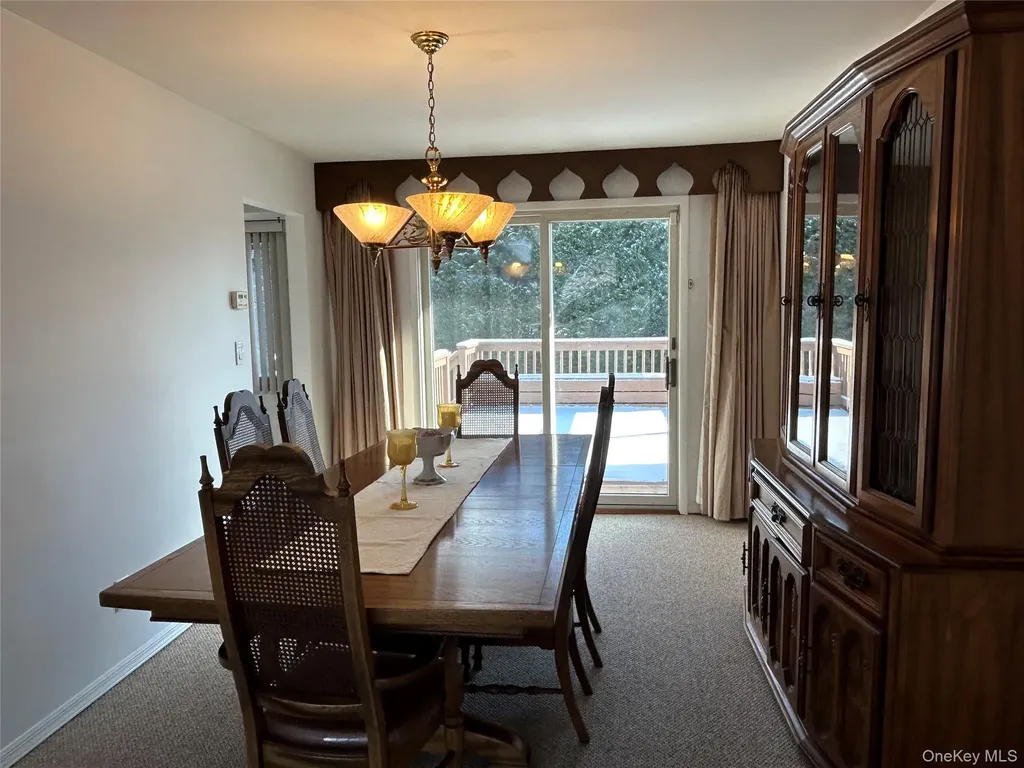 348 Links Drive E Oceanside NY 11572