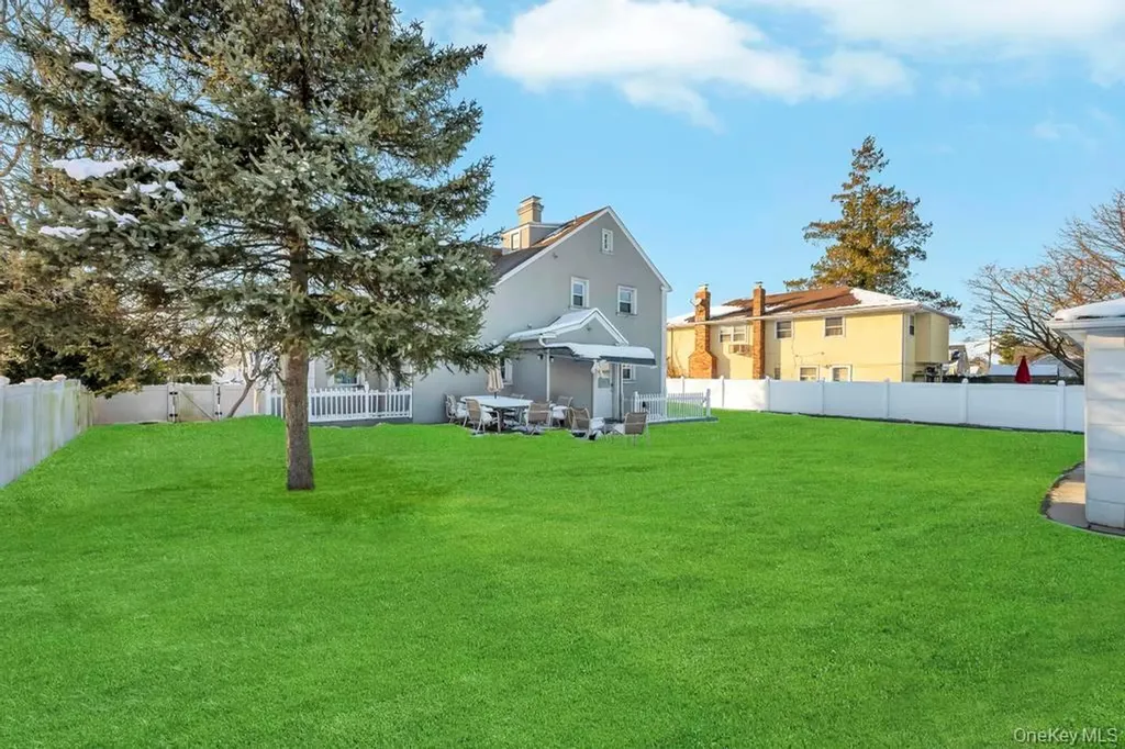 32 Longfellow Avenue Westbury NY 11590