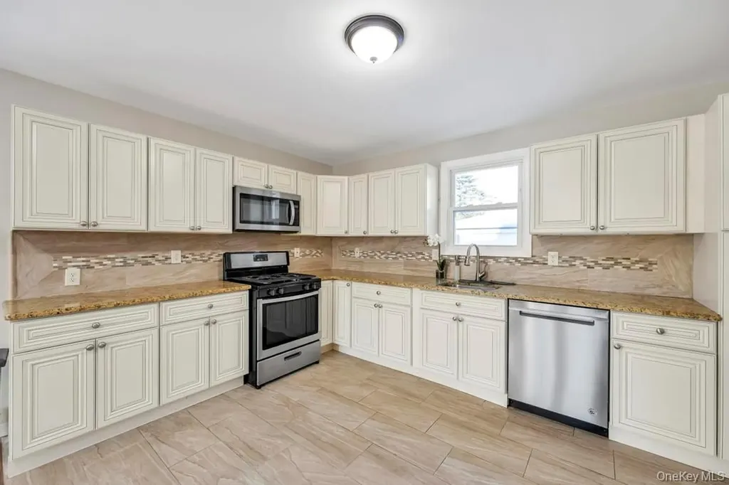 32 Longfellow Avenue Westbury NY 11590