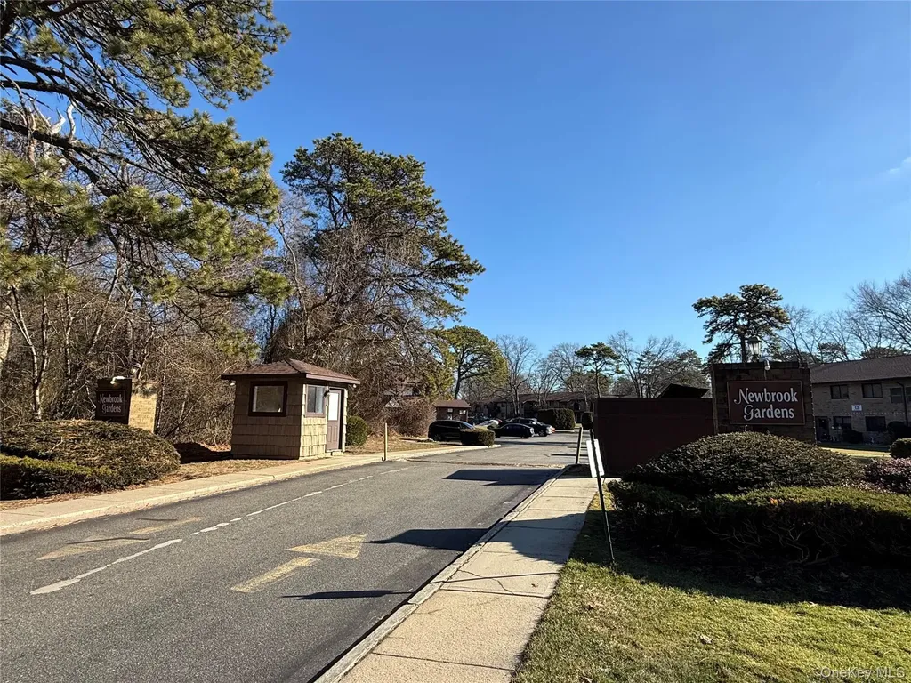 55 Pinebrook Place Bay Shore NY 11706