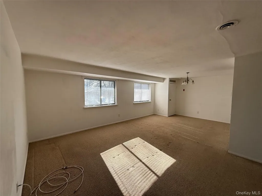 55 Pinebrook Place Bay Shore NY 11706