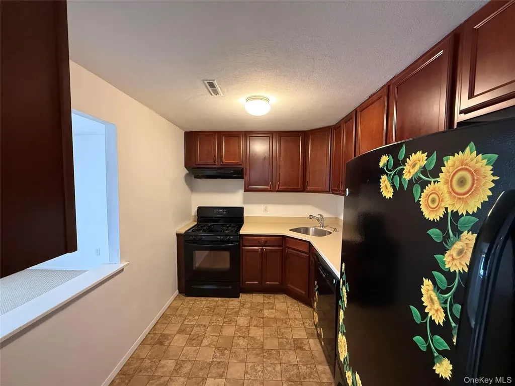 55 Pinebrook Place Bay Shore NY 11706