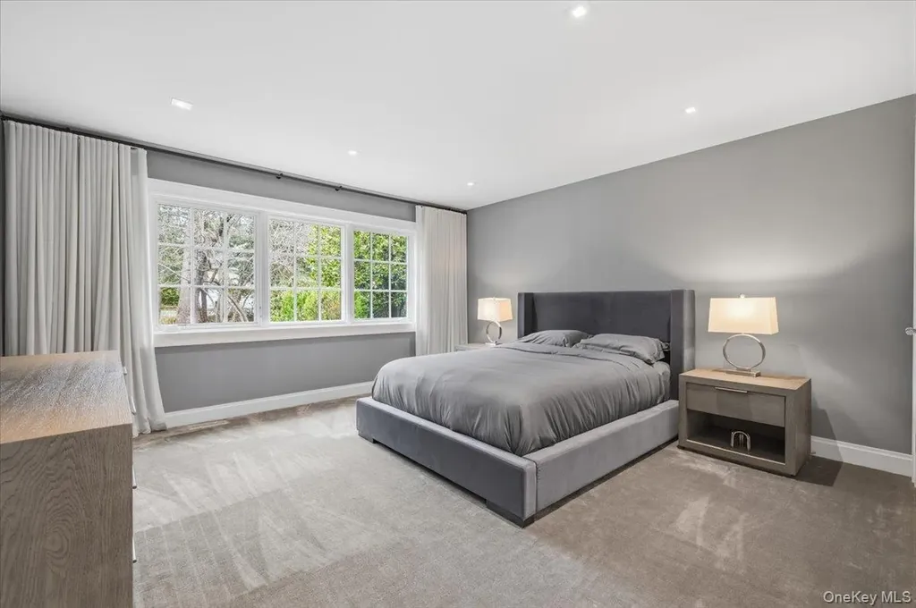 3 Horseshoe Road Old Westbury NY 11568