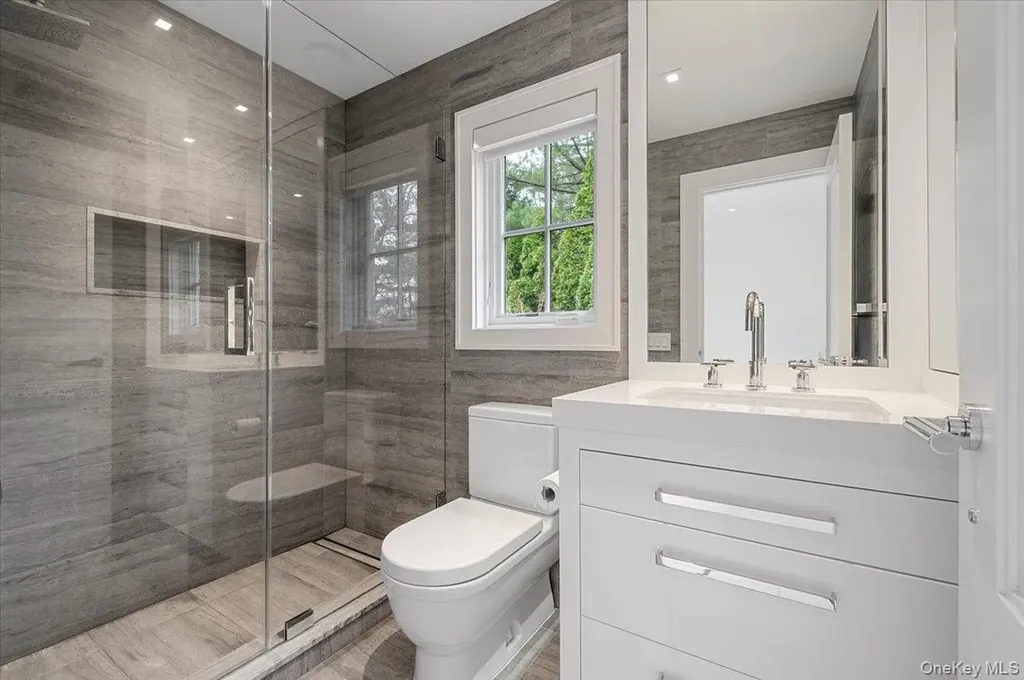 3 Horseshoe Road Old Westbury NY 11568