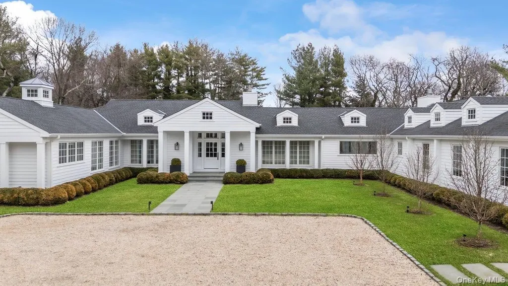 3 Horseshoe Road Old Westbury NY 11568