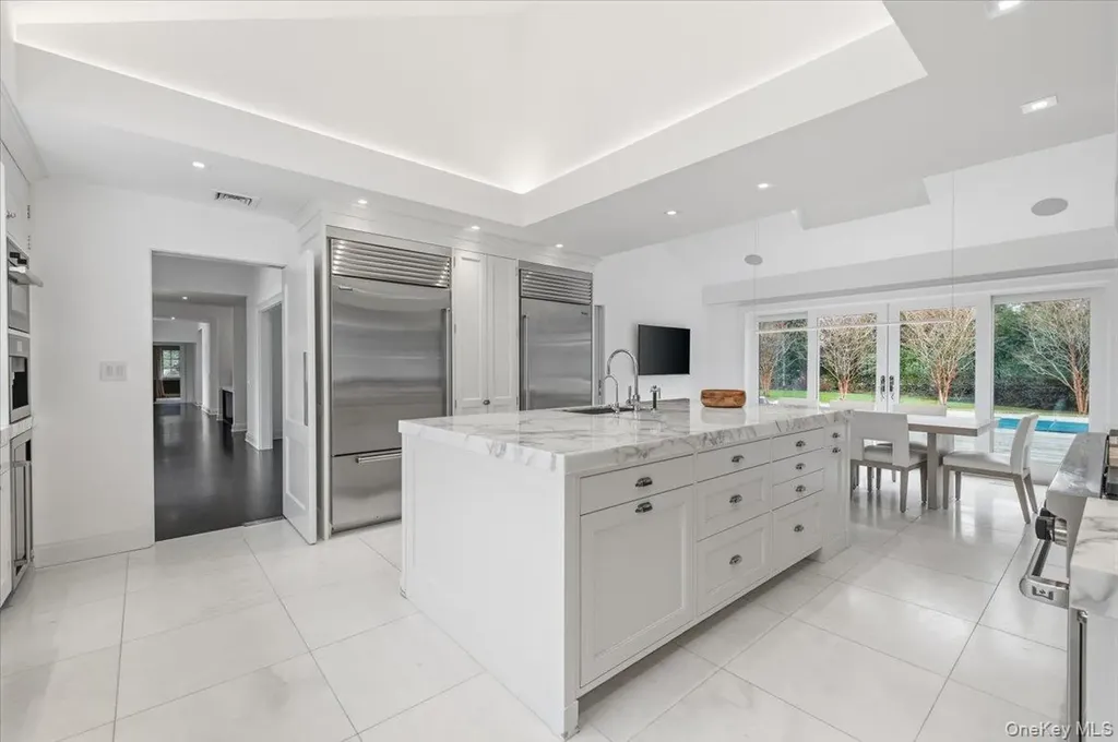3 Horseshoe Road Old Westbury NY 11568