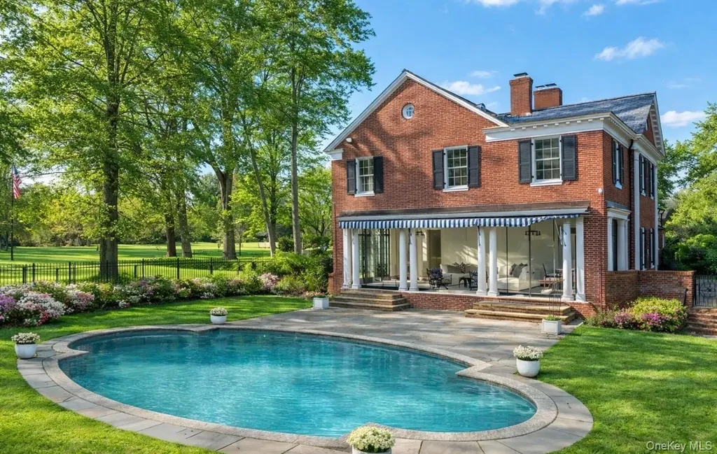393 Mill River Road Muttontown NY 11771