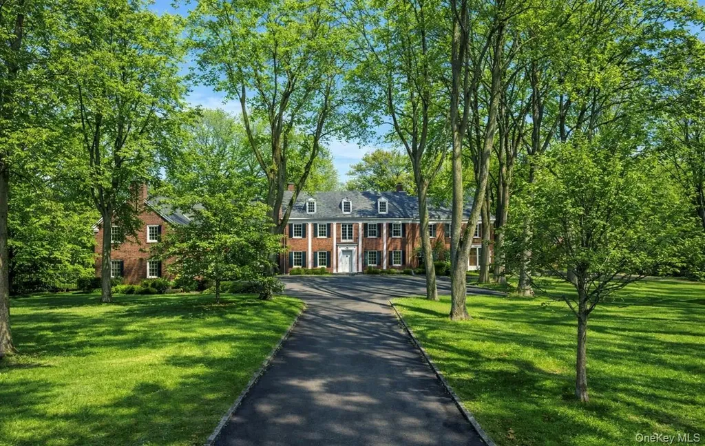 393 Mill River Road Muttontown NY 11771