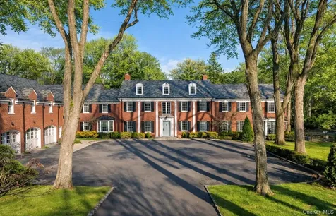 393 Mill River Road Muttontown NY 11771