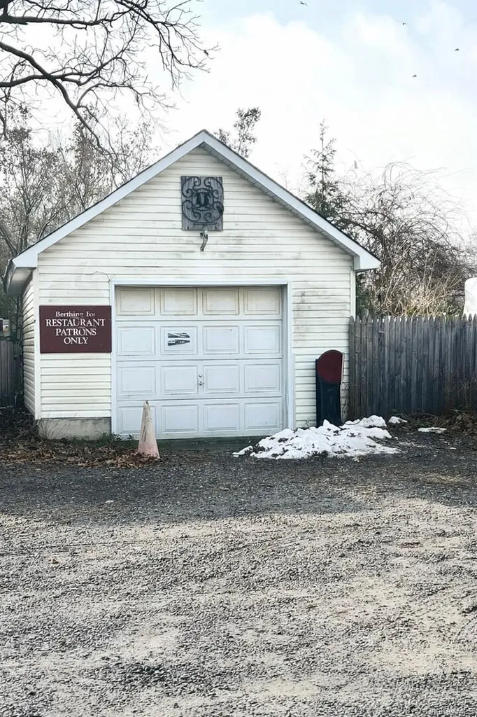 10 Hawley Avenue West Islip NY 11795