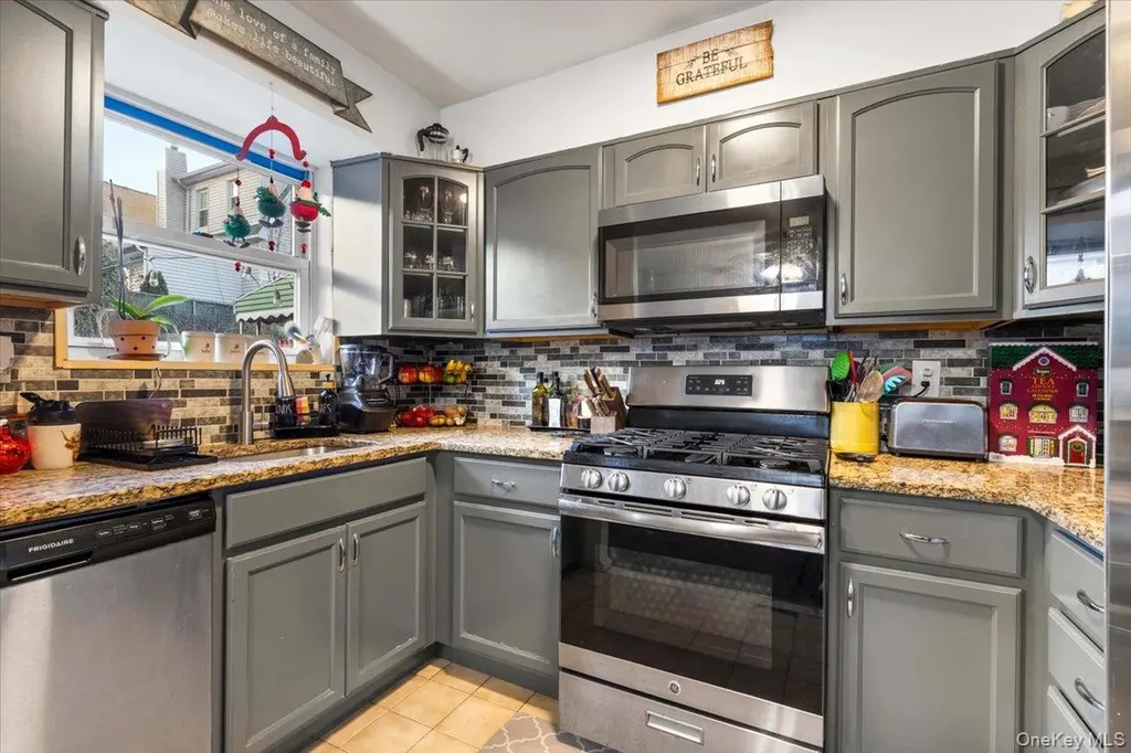 2761 Hering Avenue Bronx NY 10469