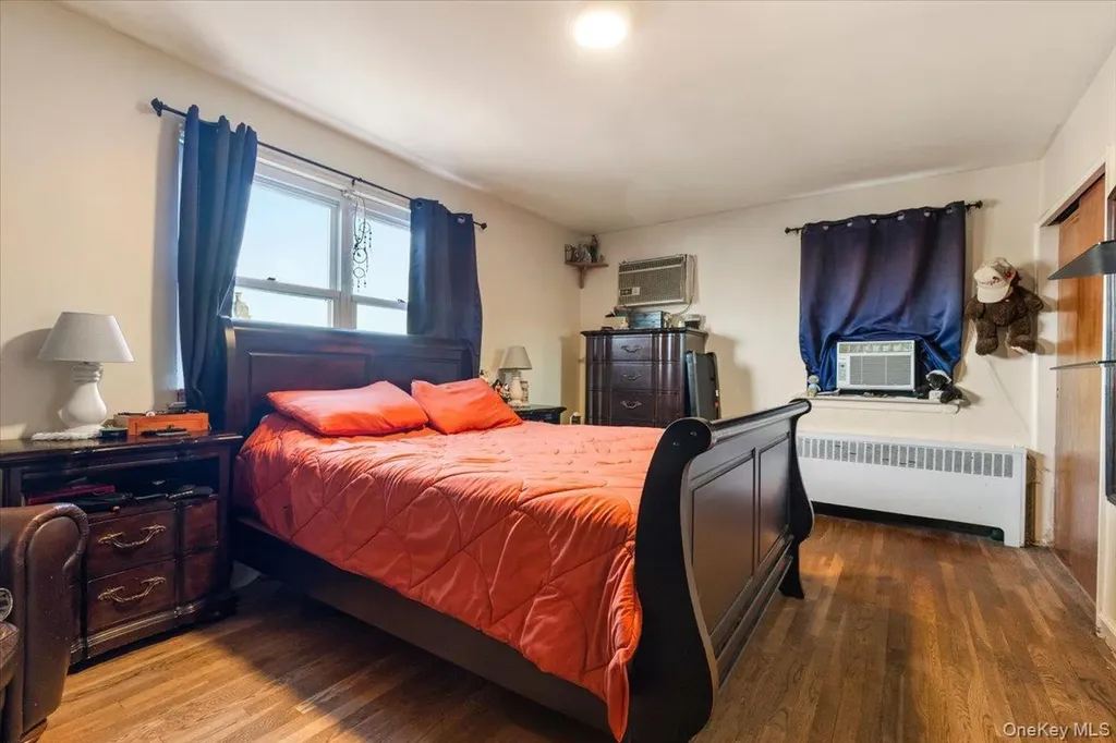 2761 Hering Avenue Bronx NY 10469