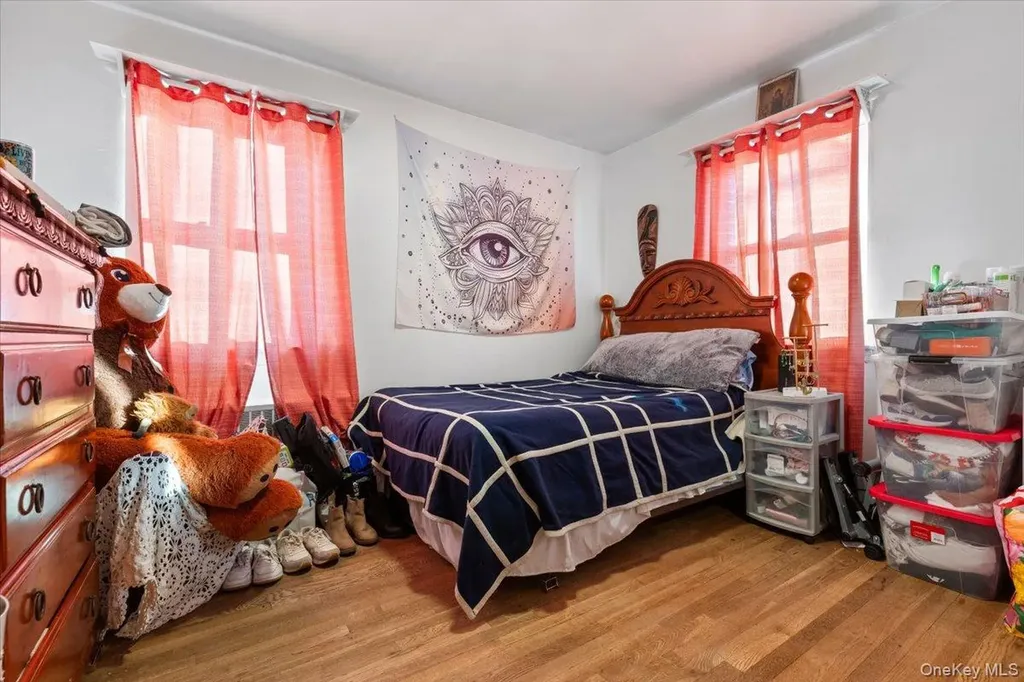 2761 Hering Avenue Bronx NY 10469