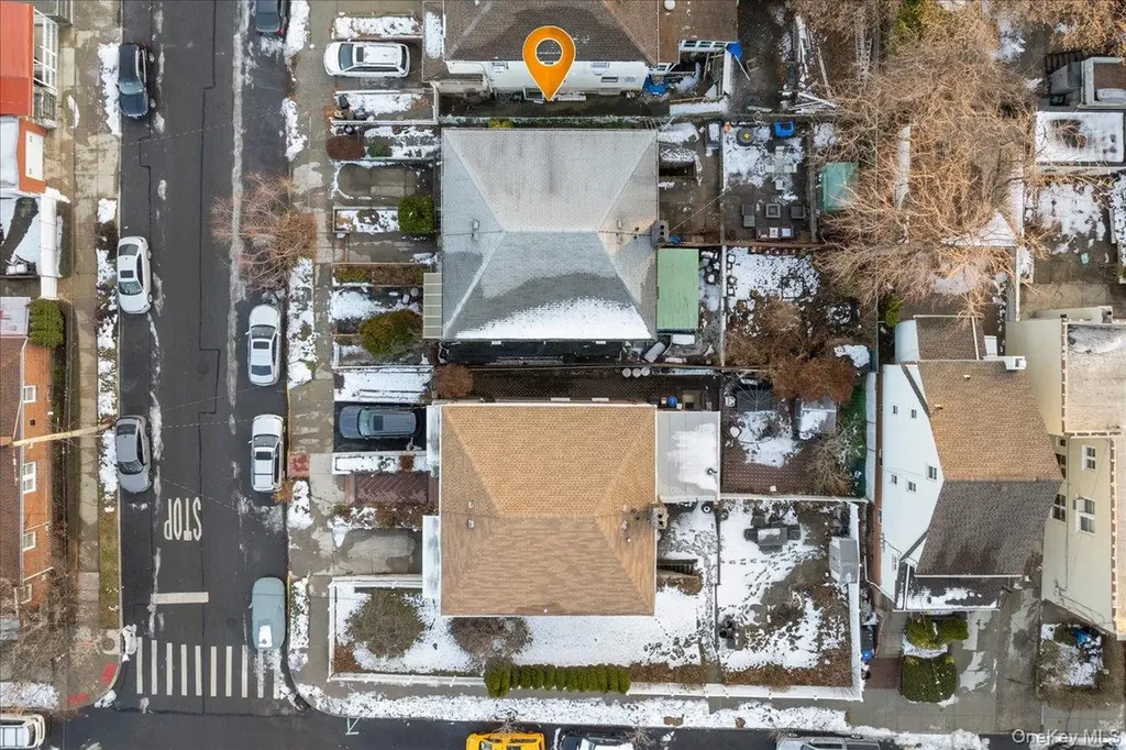 2761 Hering Avenue Bronx NY 10469