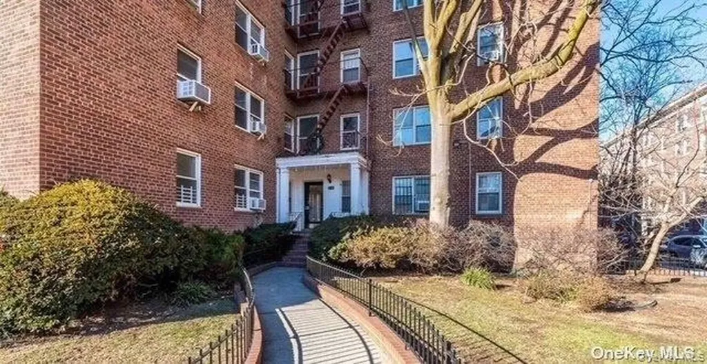 8115 35th Avenue Jackson Heights NY 11372