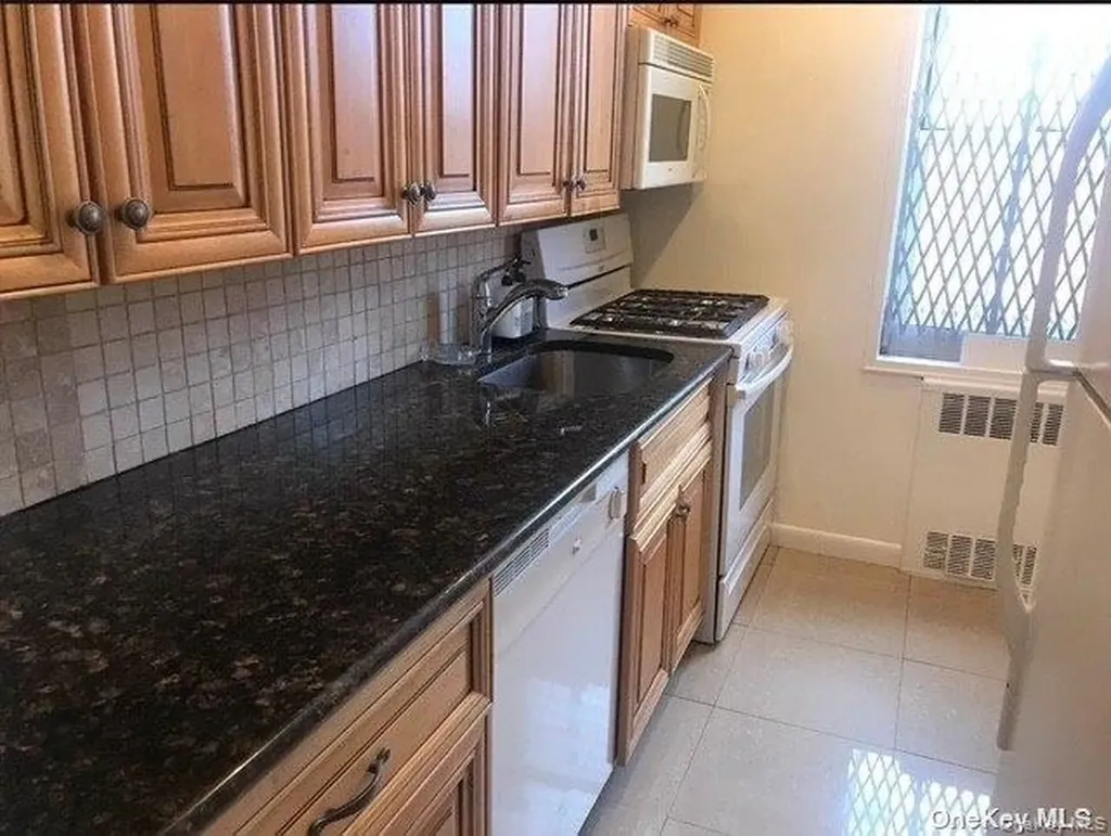 8115 35th Avenue Jackson Heights NY 11372