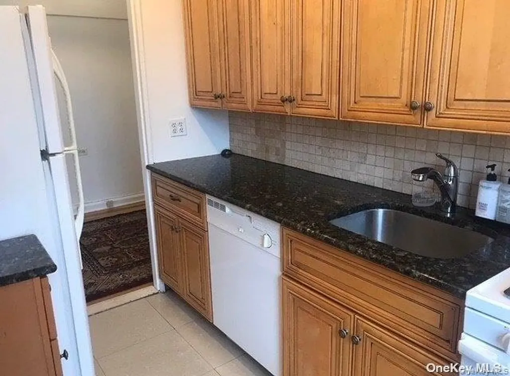 8115 35th Avenue Jackson Heights NY 11372