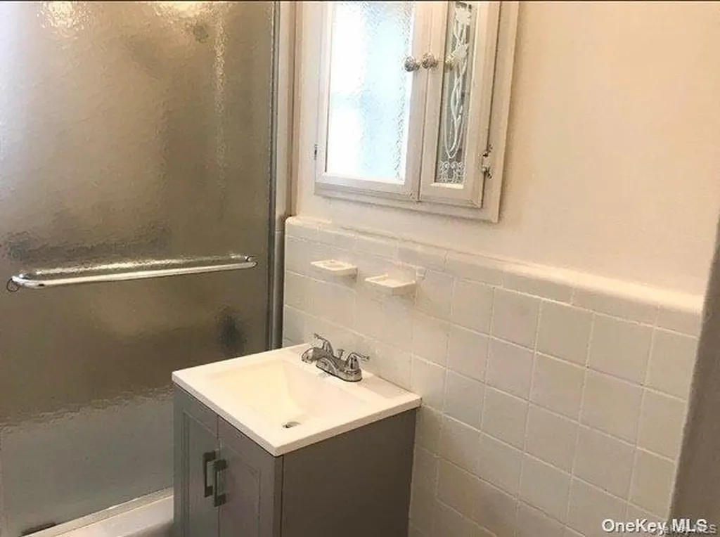 8115 35th Avenue Jackson Heights NY 11372