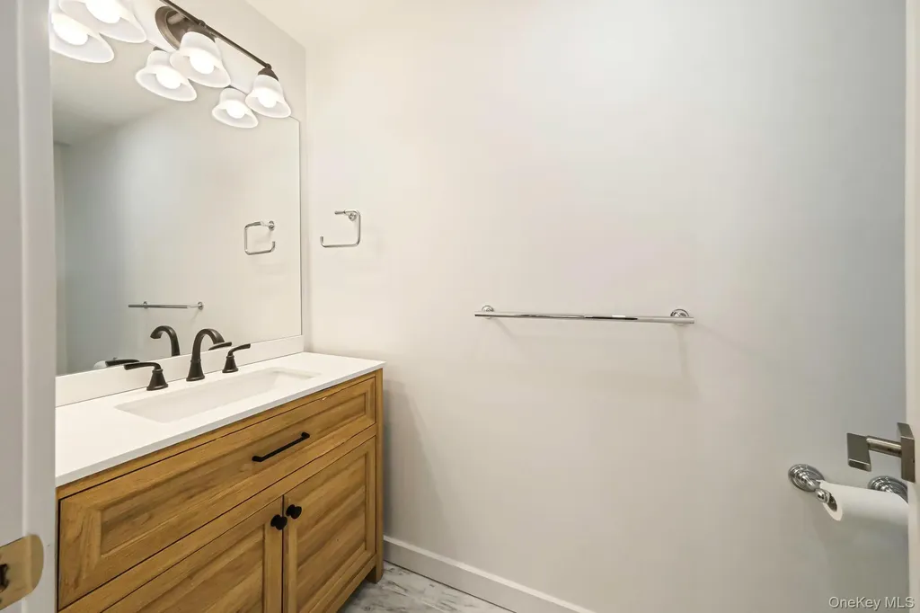 46 Maxwell Avenue Oyster Bay NY 11771